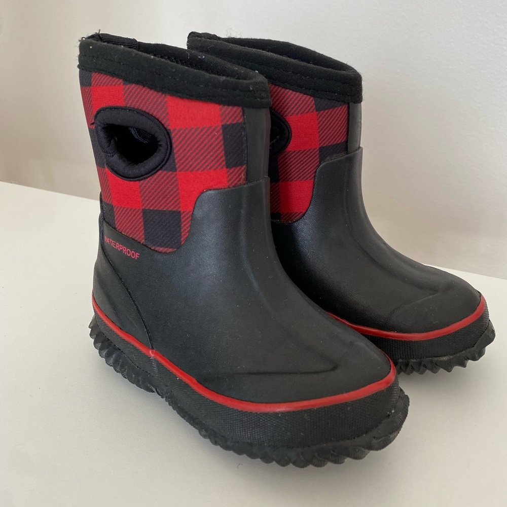 Cat & Jack Rain/Snow Boot, Baby Boy Size 5/6, Black & Red Plaid